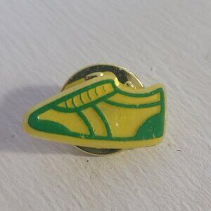 Tennis Running Shoes 1970 Sneakers Vintage Lapel Pin